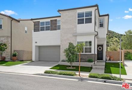 Blackthorn Drive, Santa Clarita, קליפורניה 91351, ארצות הברית של אמריקה 