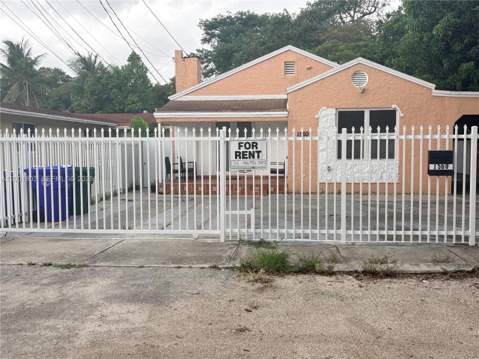 1560 NW 25th Ave 1, Miami, Florida 33125, Stati Uniti