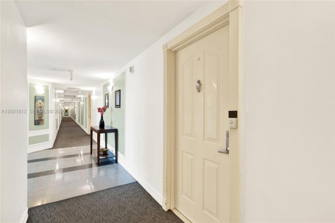 5077 NW 7th St 508, Miami, Florida 33126, USA