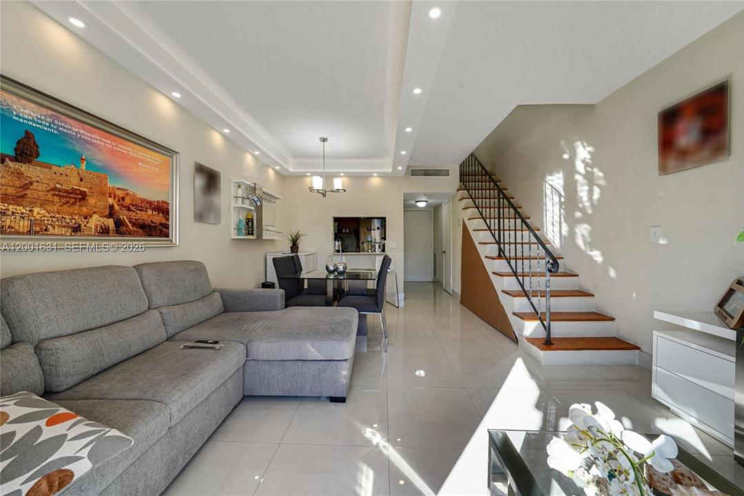 1305 W 53rd St 429, Hialeah, Florida 33012, Stati Uniti