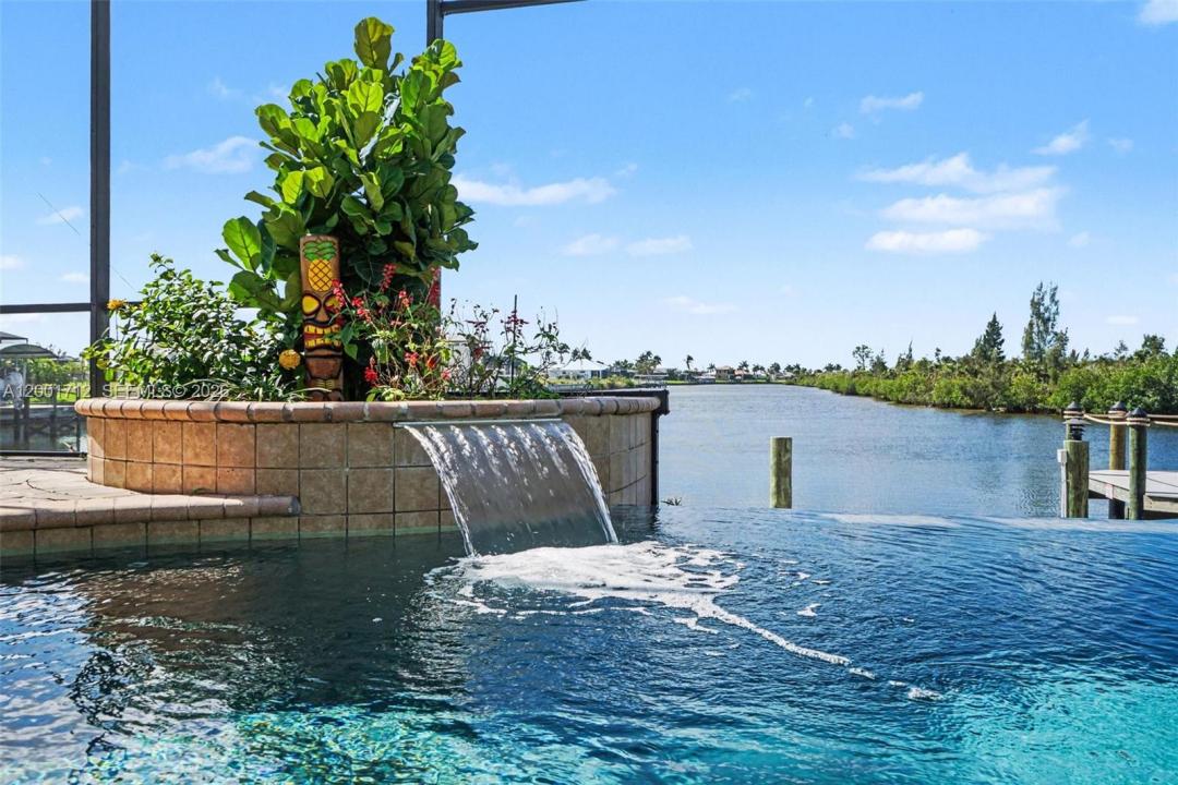 4214 Gulfstream PKWY, Cape Coral, Flórida 33993, Estados Unidos