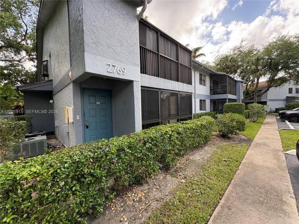 2769 S Oakland Forest Dr 101, Oakland Park, Florida 33309, USA