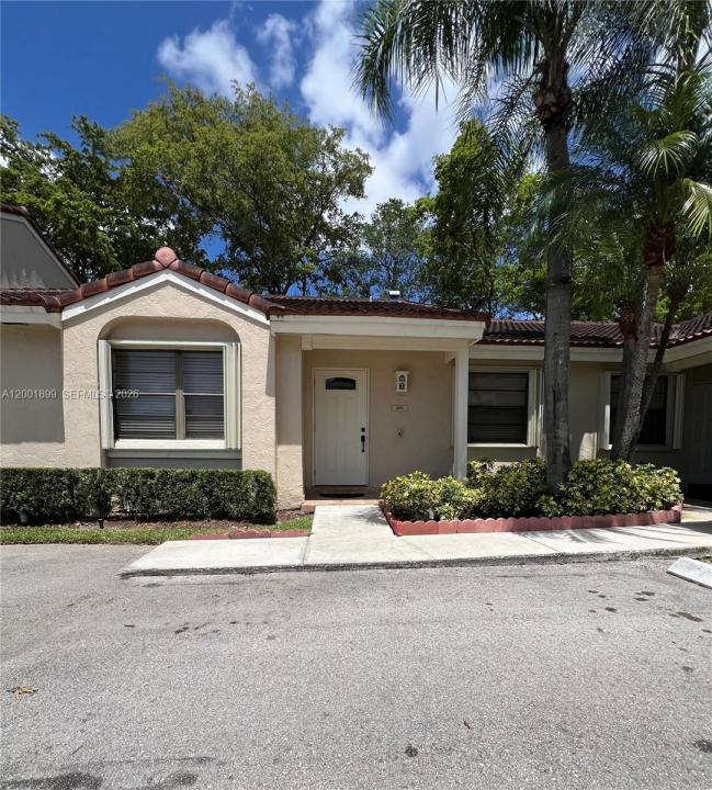 6109 NW 171st St, Hialeah, Floride 33015, États-Unis