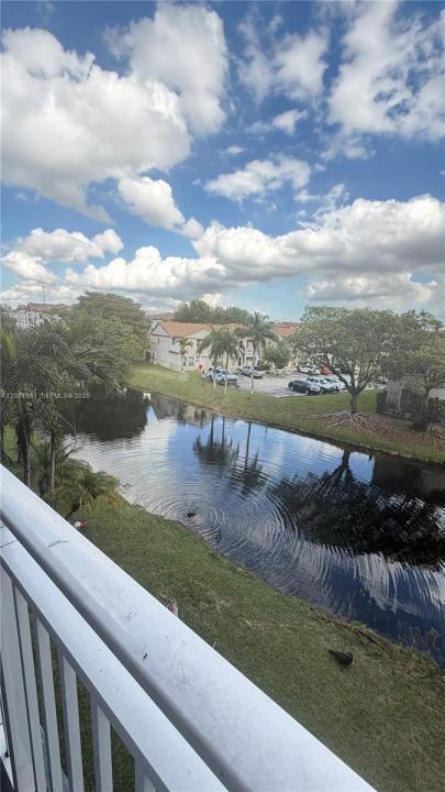 9375 Fontainebleau Blvd L304, Miami, Floride 33172, États-Unis