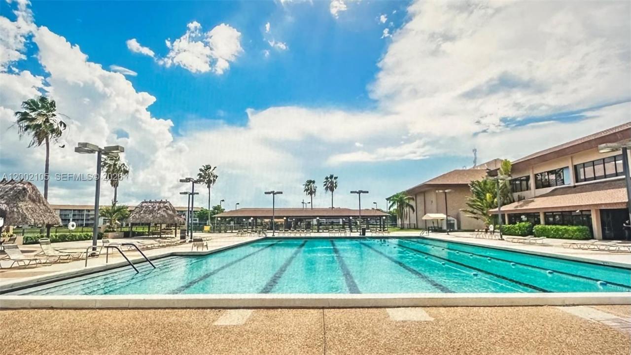 13250 SW 7th Ct 114L, Pembroke Pines, Floride 33027, États-Unis