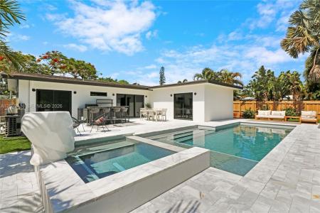 811 NE 17th Ct, Fort Lauderdale, Florida 33305, USA