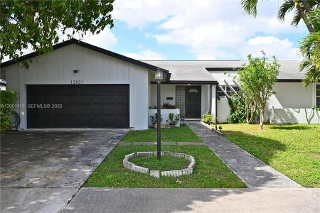 13931 SW 105th St, Miami, Florida 33186, USA