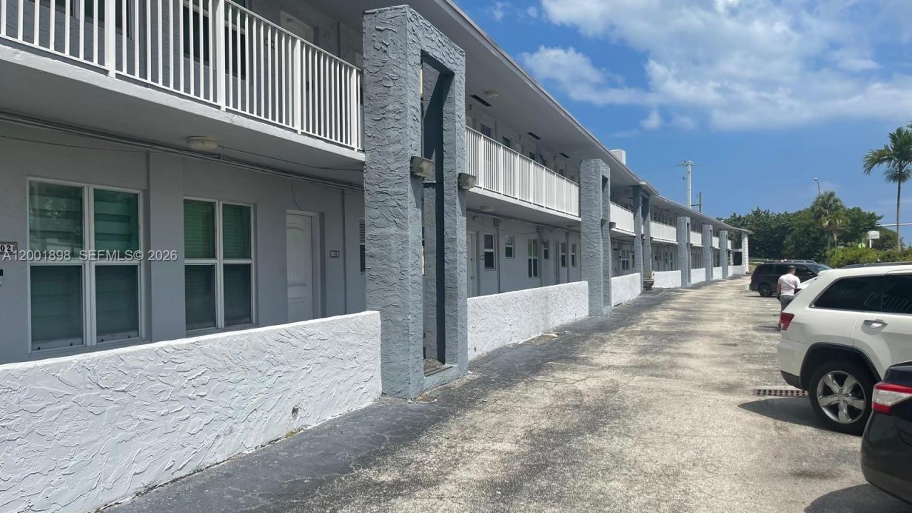2225 NE 123rd St 204, North Miami, Florida 33181, Stati Uniti