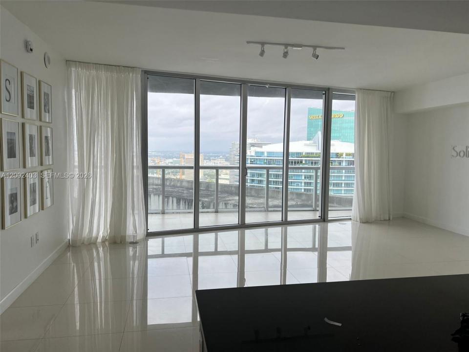 475 Brickell Ave 5508, Miami, Florida 33131, USA