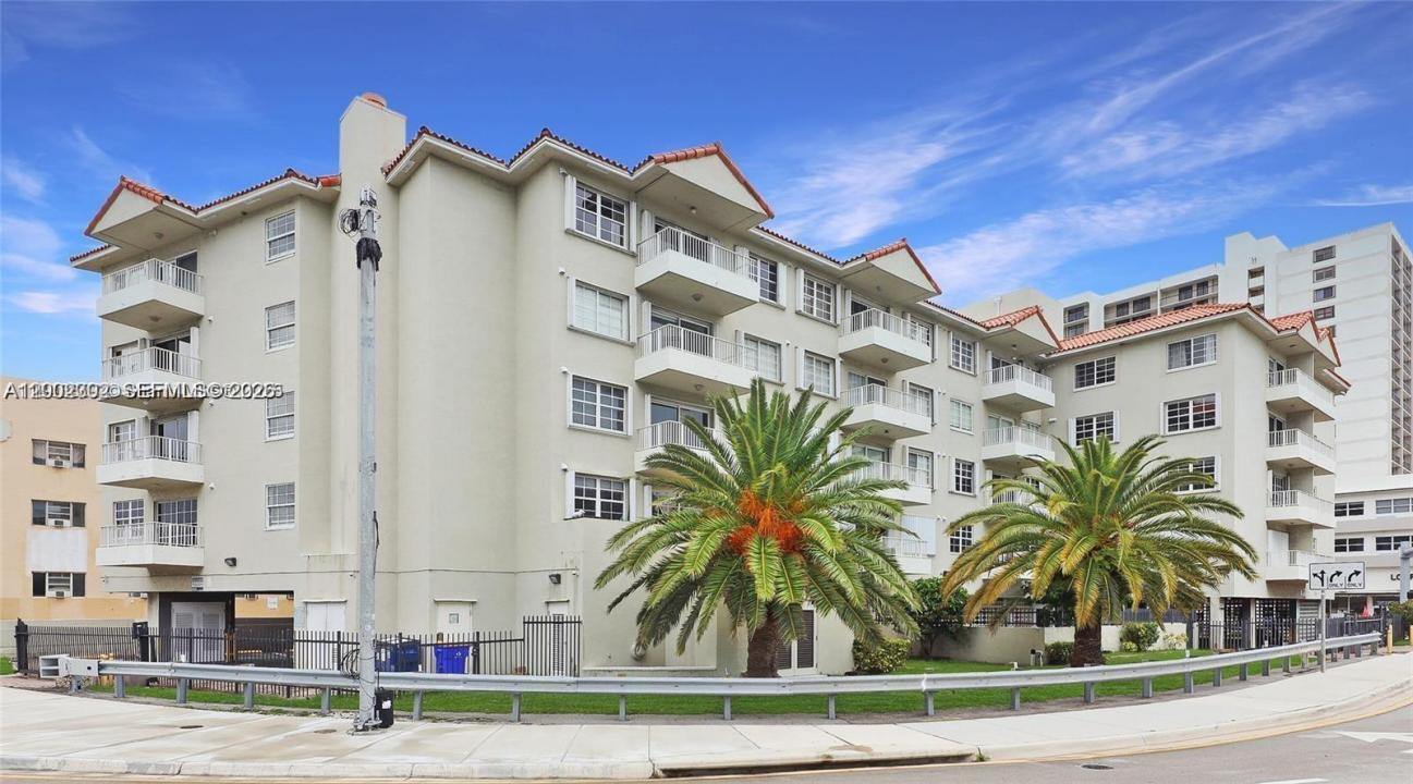 2600 Collins Ave 405, Miami Beach, Florida 33140, USA