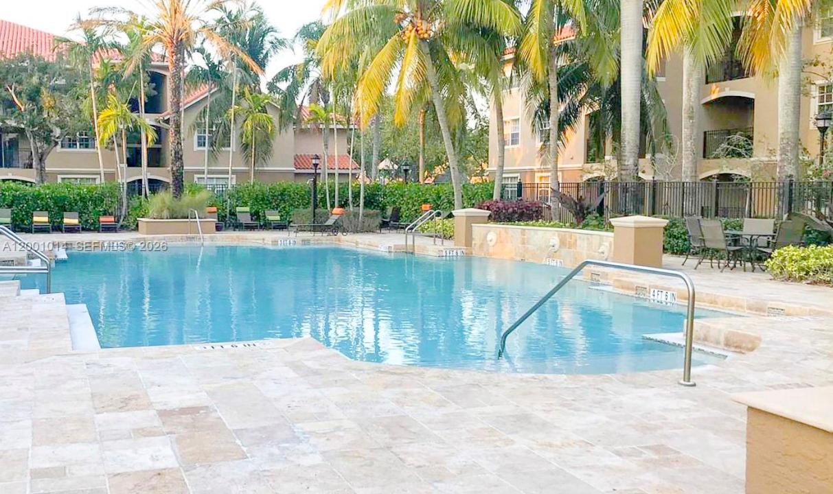 11700 SW 2nd St 13-201, Pembroke Pines, Floride 33025, États-Unis