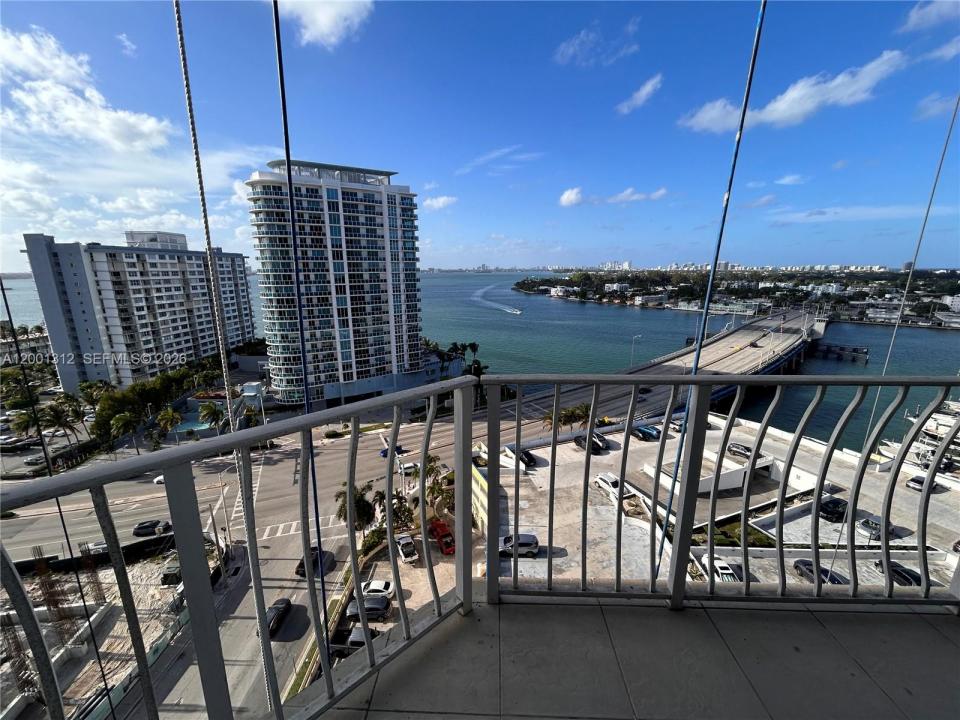 7601 E Treasure Dr 1612, North Bay Village, Floride 33141, États-Unis