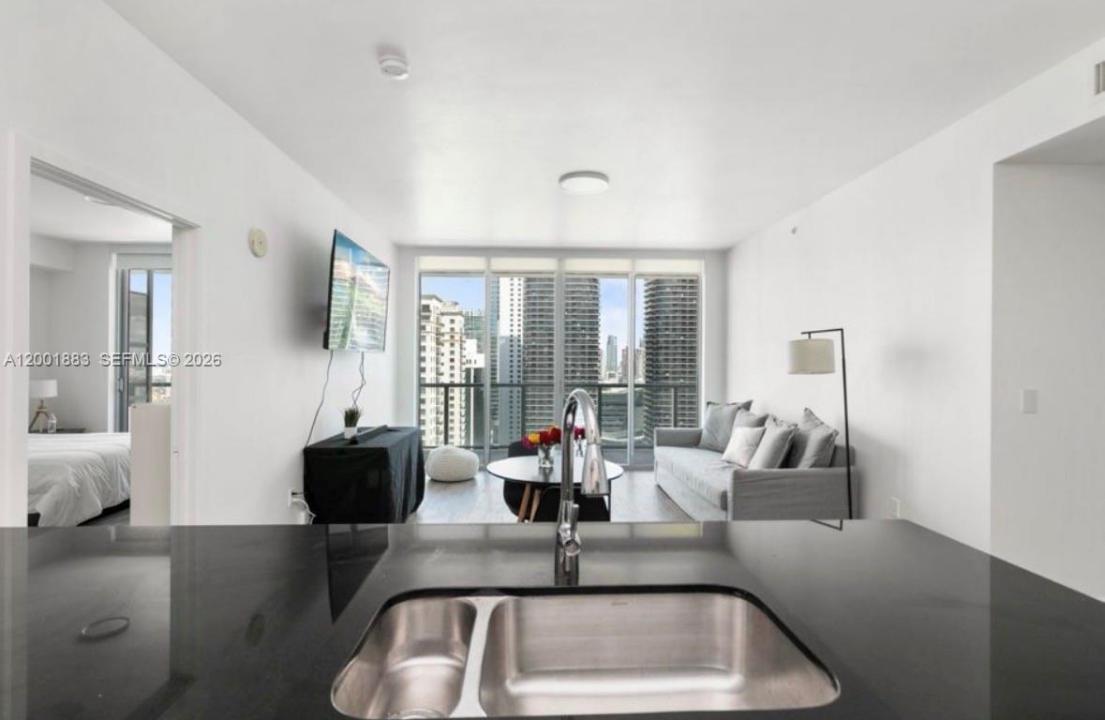 1111 SW 1st Ave 3222-N, Miami, Florida 33130, Stati Uniti