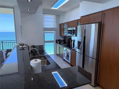 2080 S Ocean Dr MPH12, Hallandale Beach, Florida 33009, USA