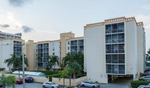 2935 NE 163rd St 4Q, North Miami Beach, Florida 33160, Stati Uniti