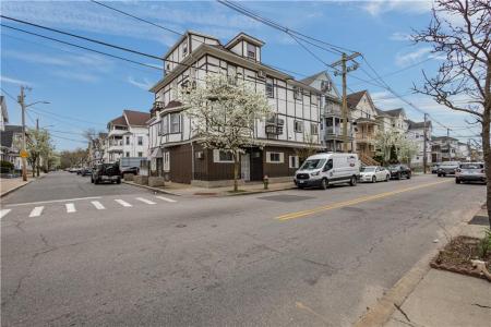 129 Academy Avenue, Providence, RI 02908, USA