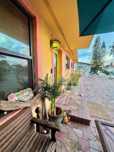 112 San Juan Drive, Palm Springs, Florida 33461, USA