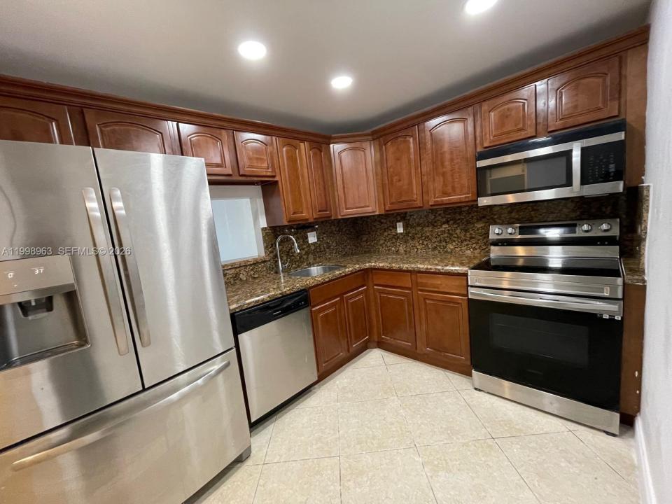 9143 SW 77th Ave B105, Miami, Floryda 33156, USA