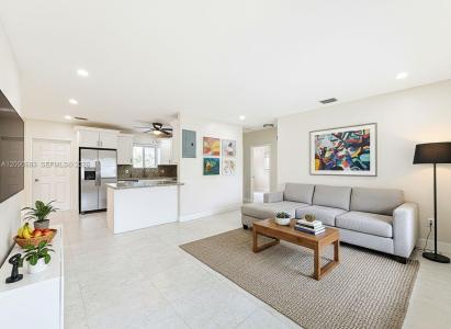 1979 NE 176, North Miami Beach, Florida 33162, USA
