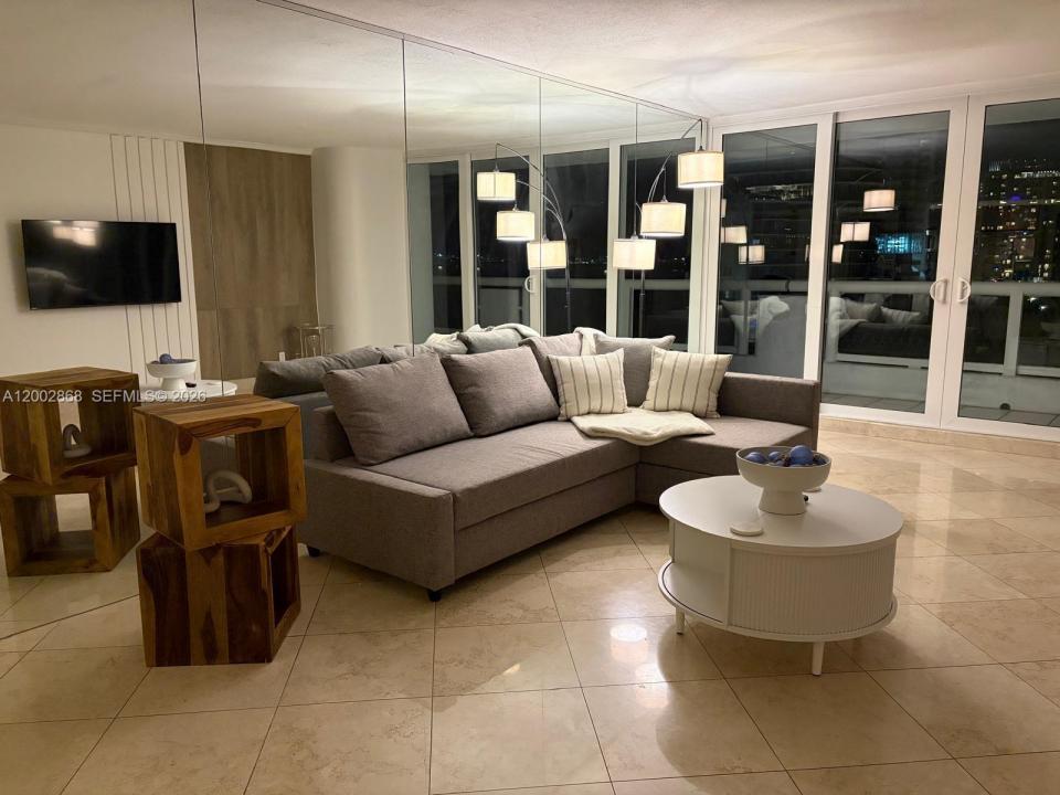 1717 N Bayshore Dr A-1236, Miami, فلوريدا 33132, الولايات المتحدة