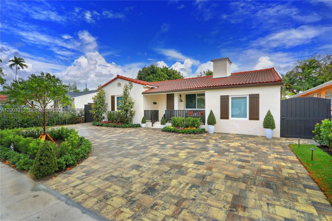 2368 SW 21st St Side, Miami, Floride 33145, États-Unis