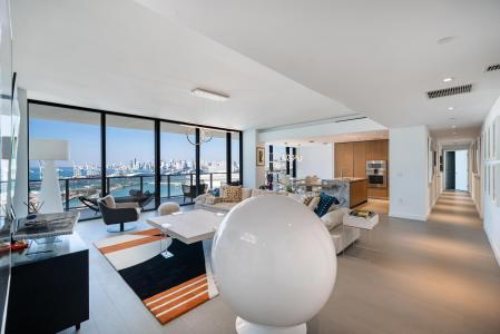 Miami Beach, FL 33139