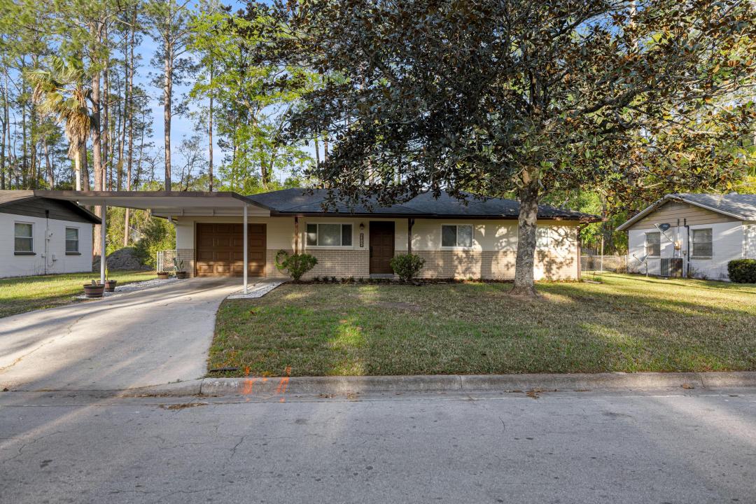 4216 NW 22nd Terrace, Gainesville, Florida 32605, USA