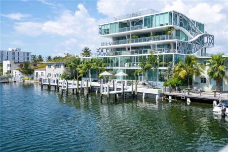 8425 Crespi Blvd, Miami Beach, Florida 33141, USA