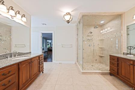 9 Arista Court, Huntington, ניו יורק 11746, ארצות הברית של אמריקה 