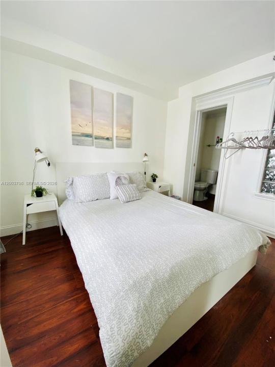 335 Ocean Dr 228, Miami Beach, Floryda 33139, USA