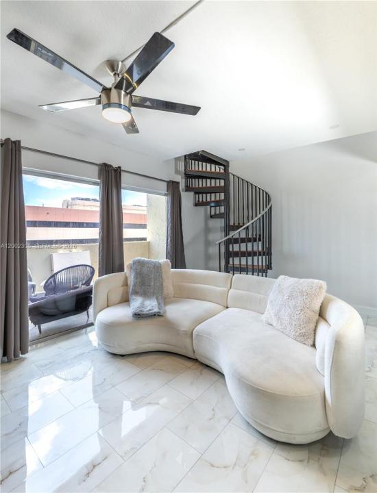 300 NW 42nd Ave 610, Miami, Floride 33126, États-Unis