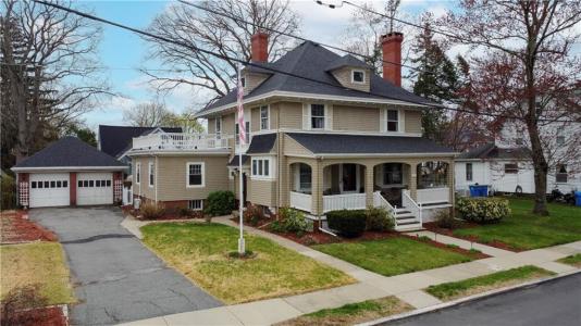 17 Sayles Avenue, Lincoln, RI 02865, USA