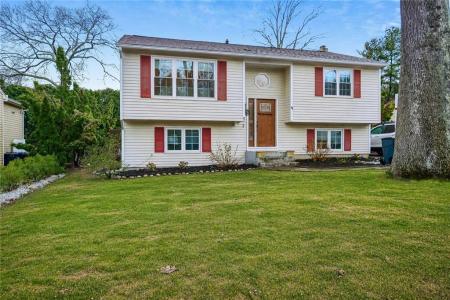 8 Sweet Fern Trail, Narragansett, RI 02874, USA