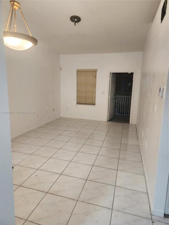6972 NW 179th St 203-4, Hialeah, Florida 33015, Stati Uniti