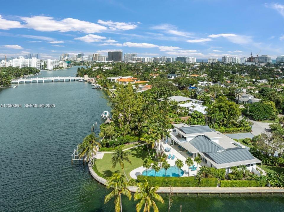 8900 Bay Dr, Surfside, Florida 33154