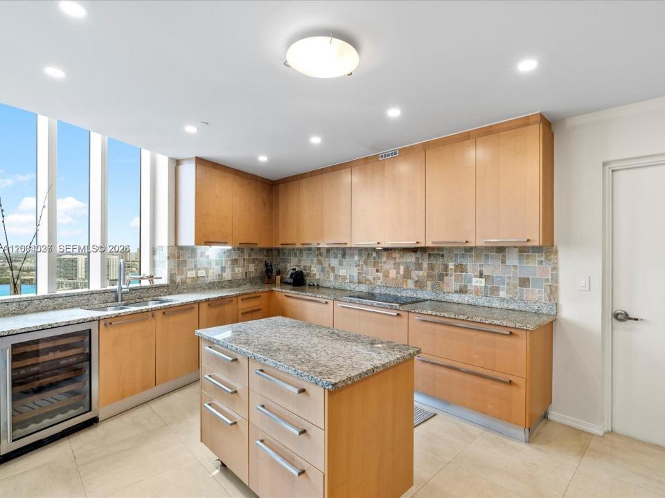 16001 Collins Ave 406, Sunny Isles Beach, Florida 33160, Stati Uniti