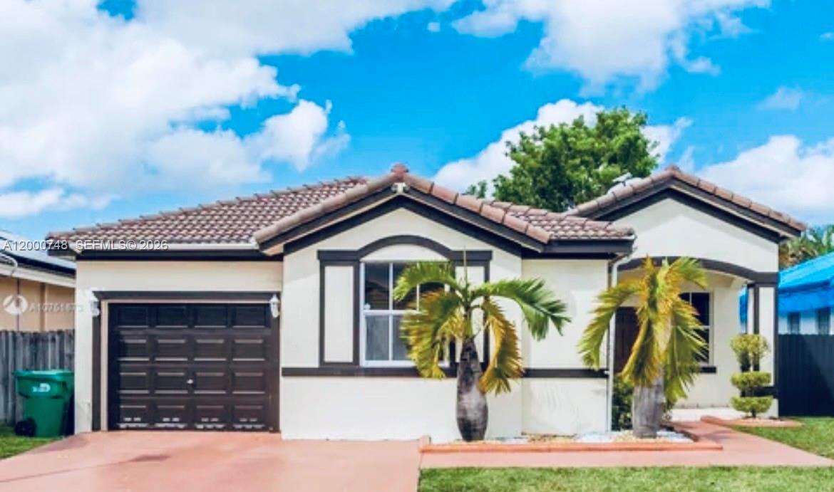 8135 NW 198th Ter, Hialeah, Florida 33015, USA