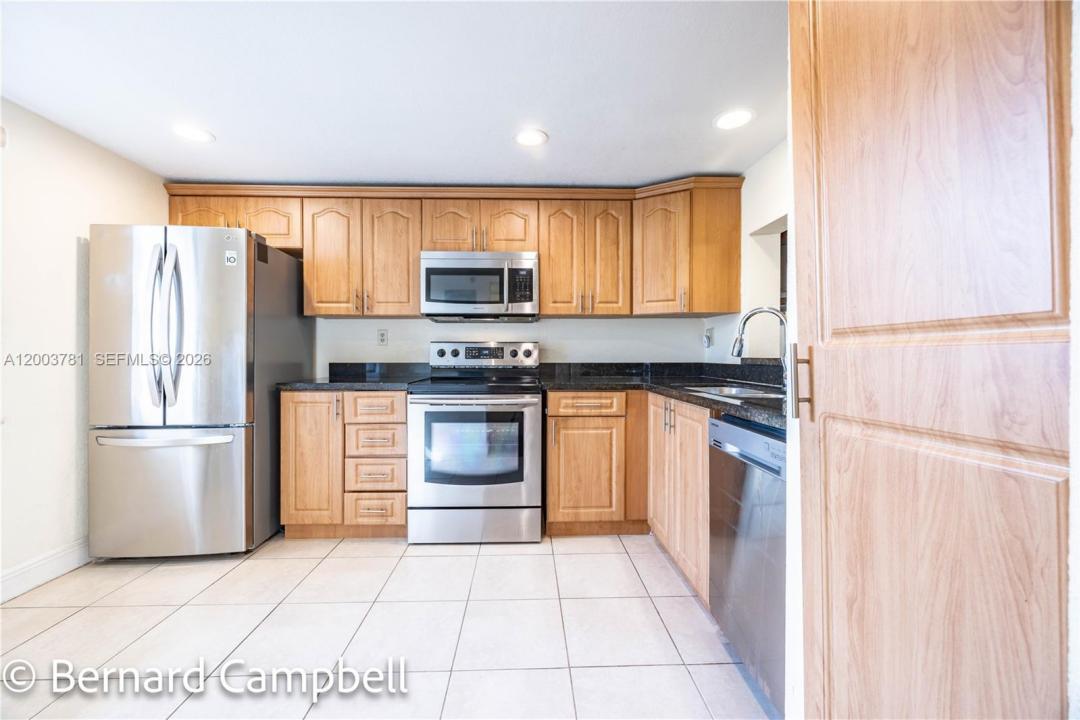 3940 Inverrary Blvd 403-A, Lauderhill, Florida 33319, Stati Uniti