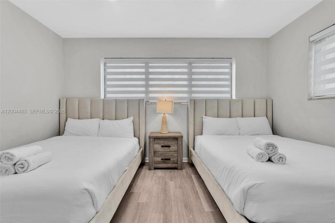 10006 E Bay Harbor Dr 17, Bay Harbor Islands, Flórida 33154, Estados Unidos