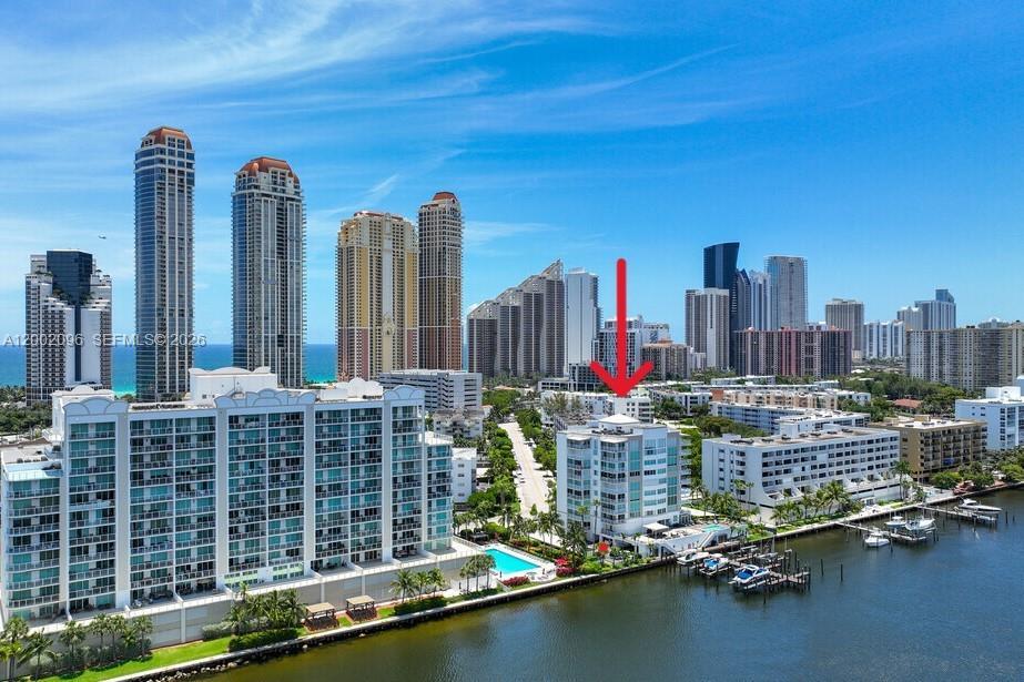 18000 N Bay Rd 201, Sunny Isles Beach, Floride 33160, États-Unis