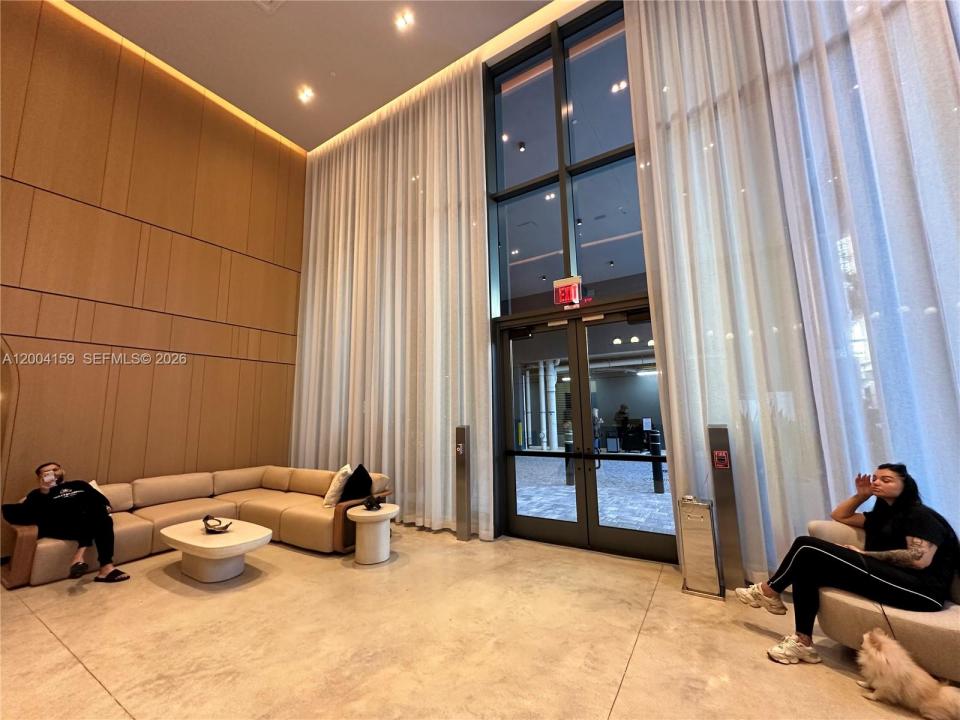121 NE 5 2712, Miami, Florida 33132, Stati Uniti