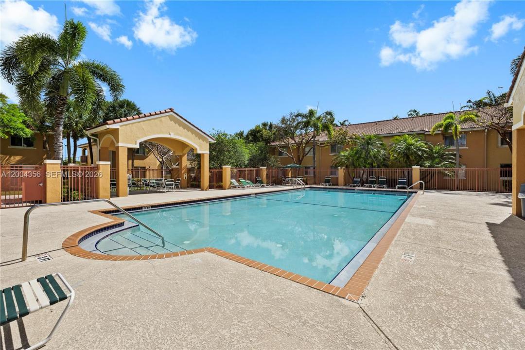 631 NW 79th Ter 204, Pembroke Pines, Floride 33024, États-Unis