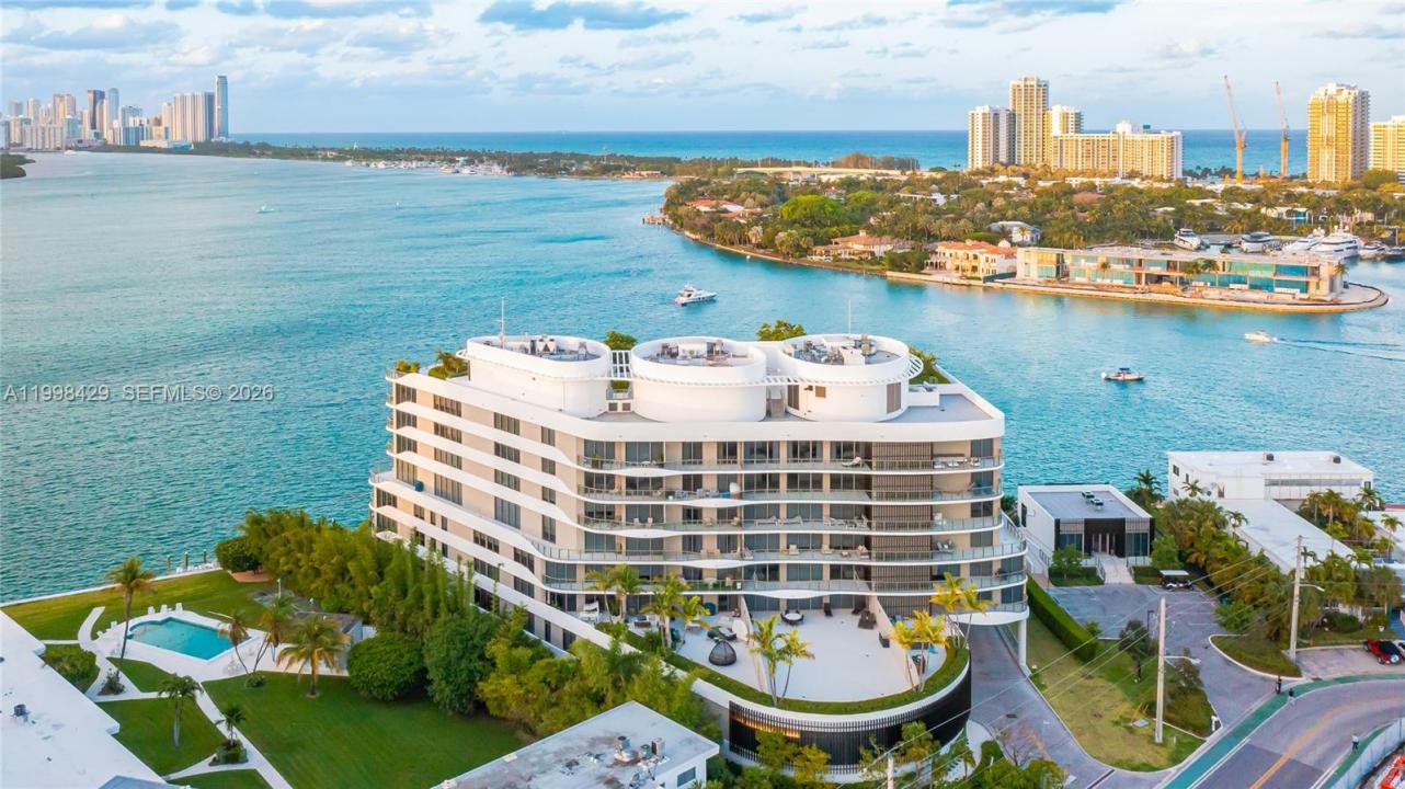 1135 103rd St 304, Bay Harbor Islands, Florida 33154, Stati Uniti