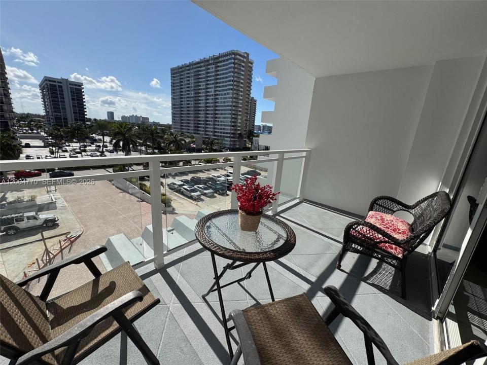 2030 S Ocean Dr 403, Hallandale Beach, Floride 33009, États-Unis