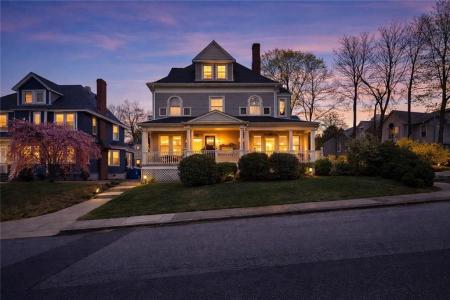 739 Rock Street 1, Fall River, Massachusetts 02720, Estados Unidos