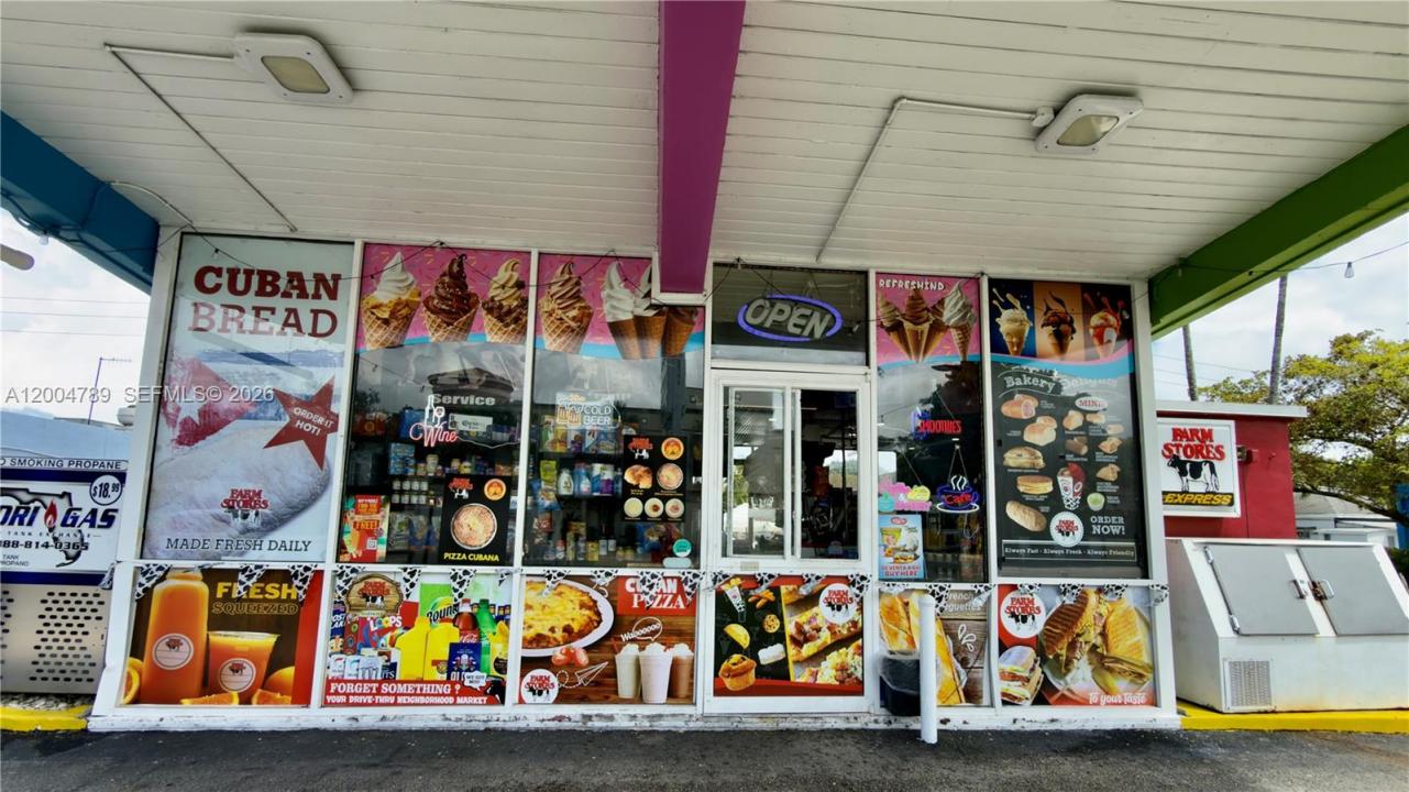 FARM STORE CORAL GABLES, Miami, Florida 33134, USA
