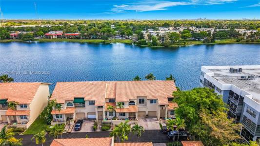 781 NE 195th St, Miami, Florida 33179, USA