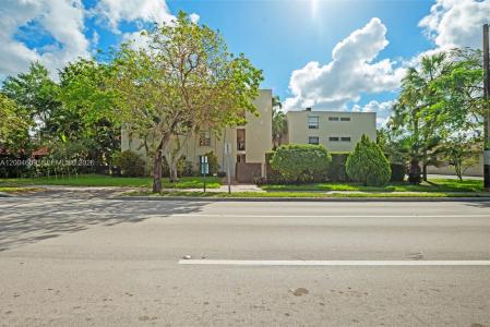 709 Curtiss Pkwy 23, Miami Springs, Florida 33166, USA