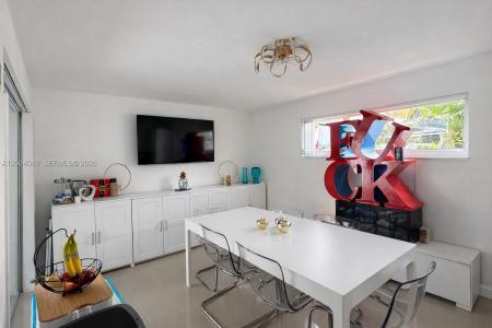 8085 NW 21st St, Sunrise, Florida 33322