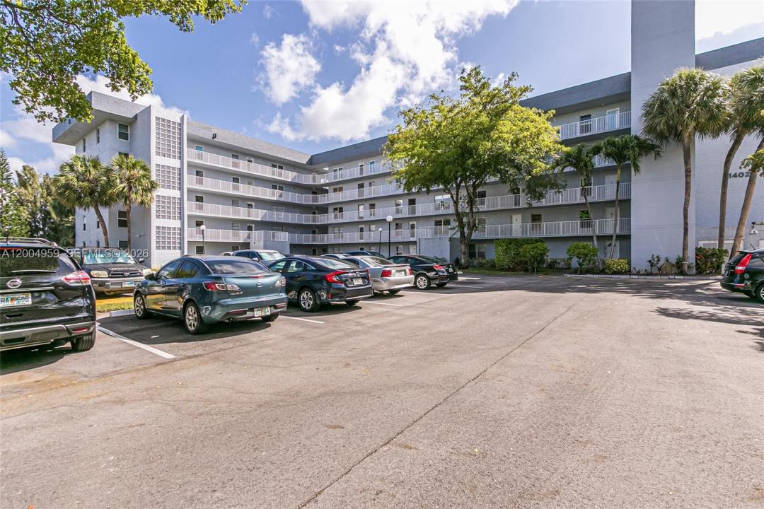 1402 NW 80th Ave 302, Margate, Florida 33063, USA